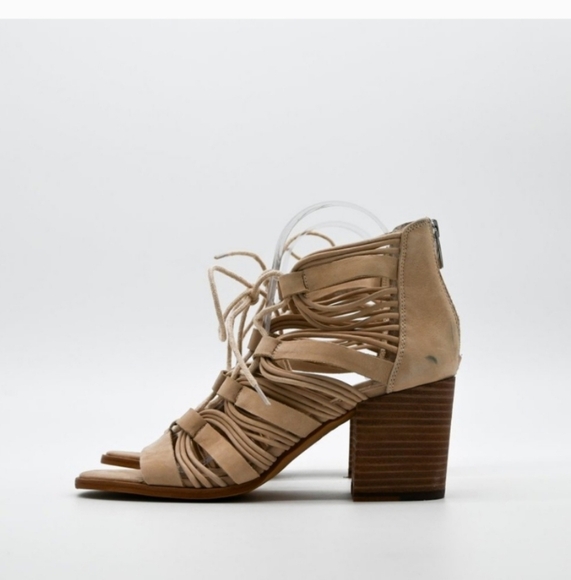 Vince Camuto Tan Suede Sandals Size 10 NWOT - Picture 1 of 6